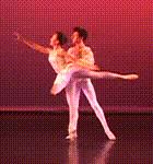 아라베스크 팡셰에서 아티튜드로