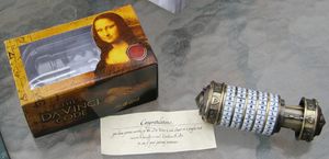 Google Da Vinci Code Quest Contest에서 상품으로 제공된 크립텍스 복제품