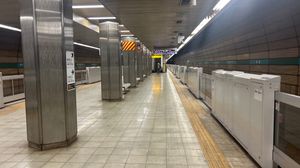 고베 시영 지하철 승강장