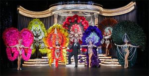 더 팹율러스 팜 스프링스 폴리스의 쇼걸