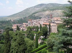 빌라 데스테에서 바라본 티볼리