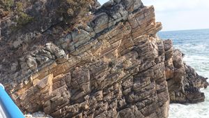 남서쪽으로 경사진 평안 누층군