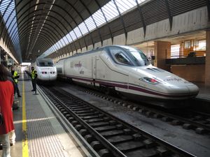 세비야 산타 후스타 역의 열차