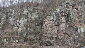 의령군 부림면 감암리 1400 신반천변 노두