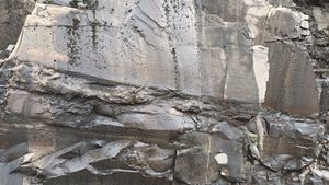 의령군 화정면 상정리 지방도 제1040호선 도로변의 신라 역암층 노두