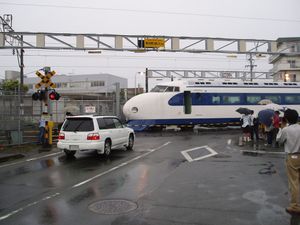 니시이바 제1 건널목. 「신칸센 나루호도 발견 데이」에서 전시된 차량을 인상 중