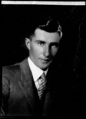 안와 하부 아래의 볼록한 부분