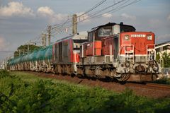 아이치 기관구 소속 DD51 857, DD51형과 DF200형의 중련 운전 (2020년 9월 15일 시라토리 신호장 - 야토미 간)