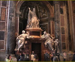 교황 베네딕토 14세의 묘, 성 베드로 대성전.