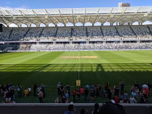 메인 스탠드에서 본 모습