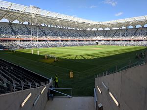 북동쪽 코너에서 본 모습