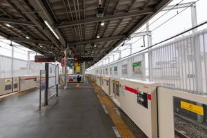 2022년 8월의 가쿠게이 대학역 승강장