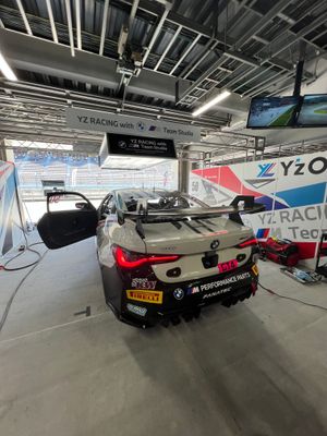 YzOneG83M4GT4-2