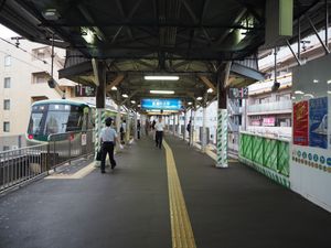 도큐 이케가미선 승강장 (2016년 7월)