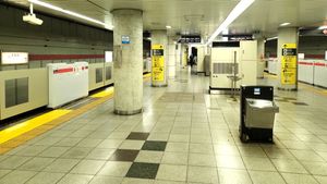 섬식 승강장 (2023년 8월 19일)