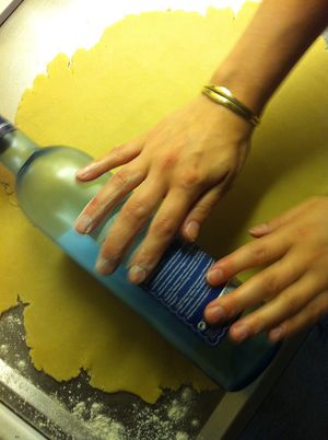 밀대로 사용되는 와인 병