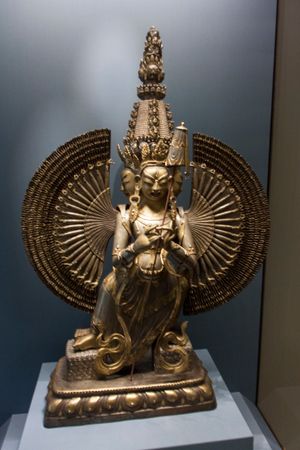 우쉬니사시타타파트라 조각상, 능엄주의 수호신, 내몽골. 18세기