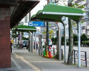 3번 출입구 앞 버스 정류장