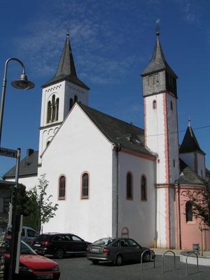 997년 황궁의 성 베드로 예배당으로 건축된 복음주의 교회