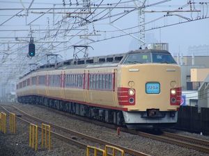 2007년 2월, 189계 전동차가 신주쿠 사자나미 열차로 운행하는 모습