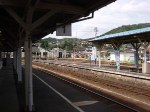 역 구내 (2005년 8월)