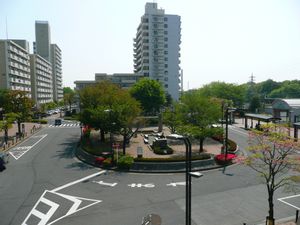 북쪽 출구 로터리(2014년 4월)