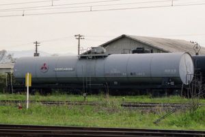 니자키역 구내에 정차 중인 타키30200형 화차 타키30200. 미쓰비시 가스 화학 소유 (1992년 5월)