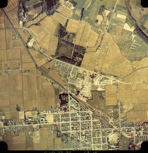 1977년경 이시카리누마타역 주변. 삿쇼선은 이미 폐지되었지만, 2면 3선의 승강장과 화물용 측선 등을 확인할 수 있다