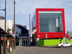 자유 통로 건설 시의 서쪽 출구 (2006년 5월)