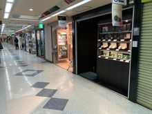 시계점이 늘어선 3층 플로어