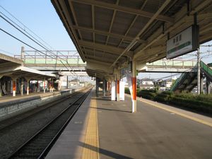 섬식 승강장 (2010년 9월)