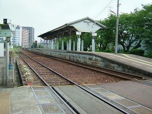 플랫폼 (2005년 8월, 경사로에 울타리가 설치되기 전)