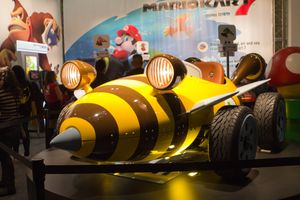 2011년 6월 로스앤젤레스에서 열린 E3에 출품된 머신 "마하 퀸"의 모형.