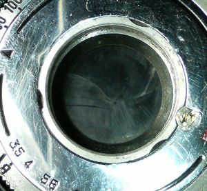 3매 날개 렌즈 셔터. 렌즈를 제거한 상태