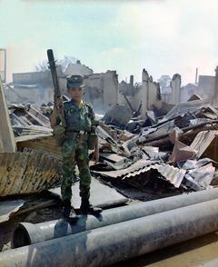 M79를 든 소년병(1968년, 베트남)