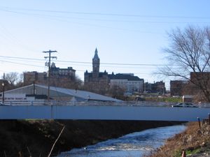 커노퀴네싱 크릭이 펜실베이니아주 버틀러를 흐르고 있다.