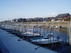 중심부를 흐르는 야자키 강 하구