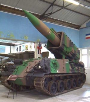 플루통 자주 지대지 전술 핵 미사일 차량