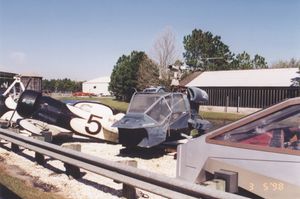 MGM 스튜디오 백야드에 옥외 보관되었던 것, 1998년 촬영