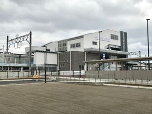 개업 직전의 다카오카야부나미역 (2018년 3월 10일)