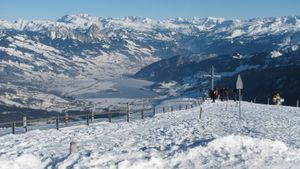 리기산에서 바라본 겨울의 라우에르츠 호수