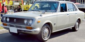 토요타 코로나 마크 Ⅱ(세단 중기형) 정측면