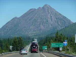 샤스타 산의 측화산인 블랙 뷰트 용암 돔