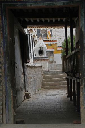 수도원 세라의 문