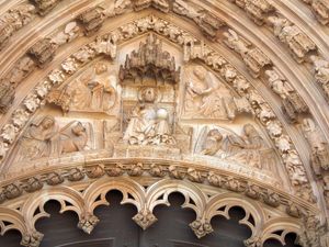 수도원 입구 아치 볼트 상부