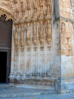 수도원 입구 하부 (우측)