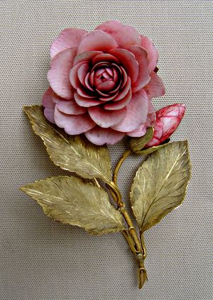 카멜리아 브로치