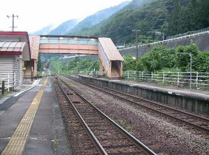 승강장에서 과선교를 바라보다