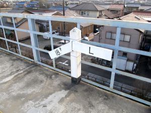 승강장 상의 구배표