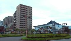 북쪽 출구 로터리 (2016년 10월)